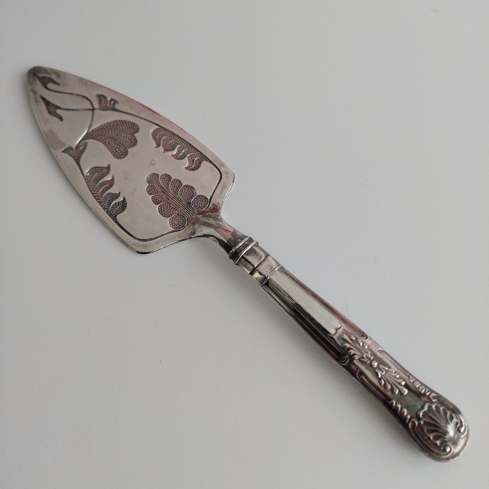Vintage English Silver Plated Wedding Cake Server - Mayell Queen Anne